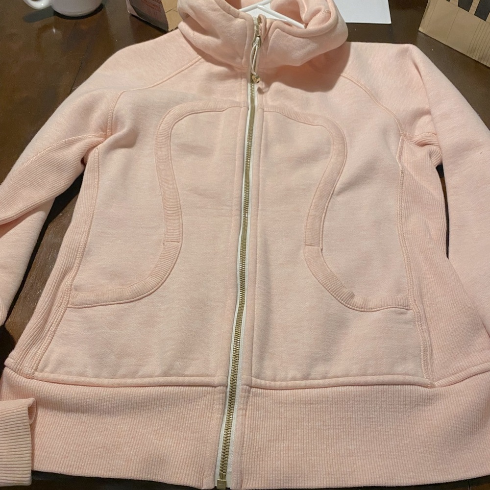 RARE LIGHT PINK LULULEMON SCUBA HOODIE